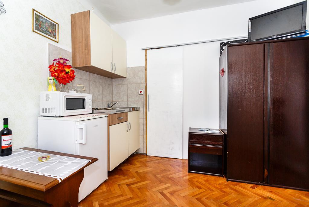 Apartment Filip Врбник Экстерьер фото